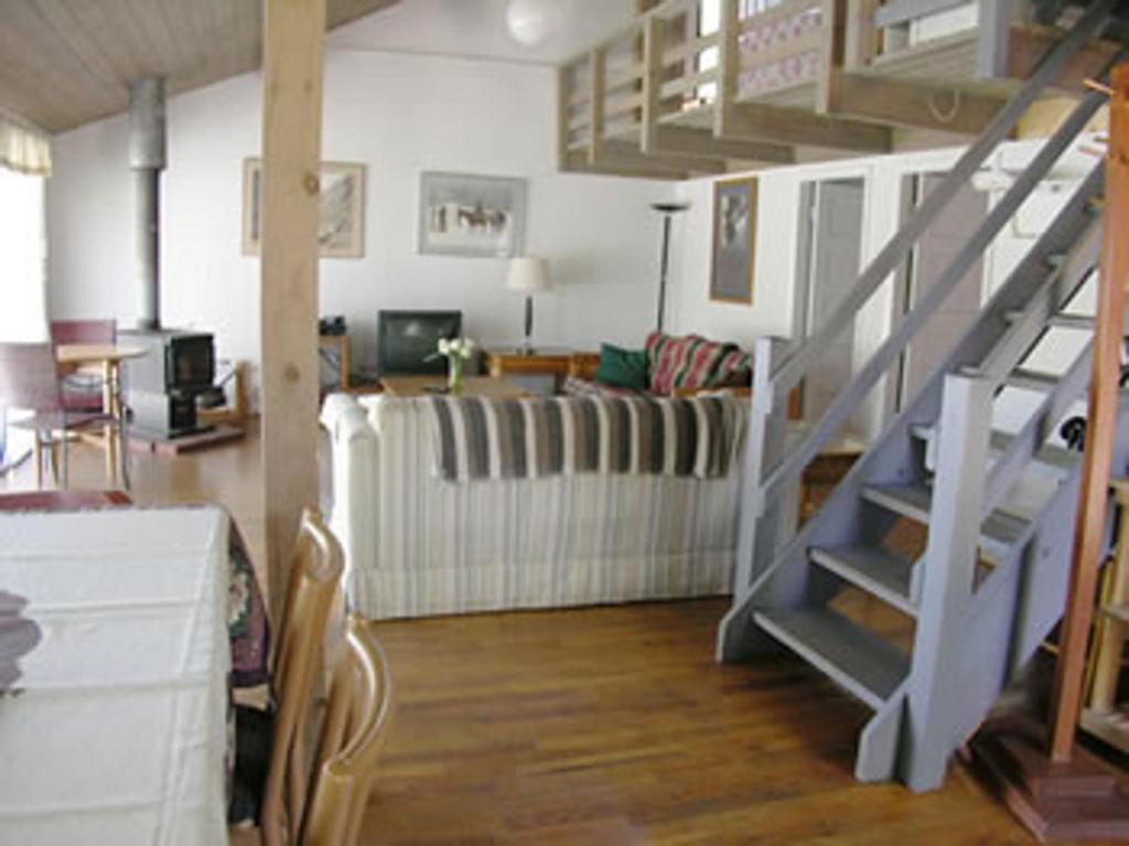Oliver Lodge Meredith Room photo